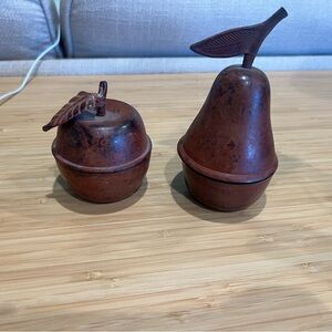 Rustic Metal Apple & Pear Candle Set – Heavy Patina Fruit Decor
